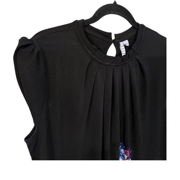 Elle Smock Neck Blouse Black Floral Size Large #310 - Picture 3 of 7